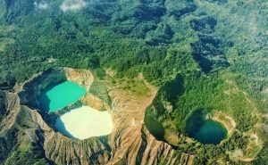 Gunung Kelimutu, Flores, Nusa Tenggara Timur